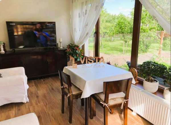 2 case renovate, gata de mutat. zona vulcan