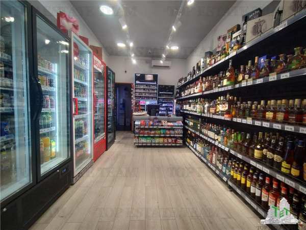 Spatiu comercial in zona intens circulata, 2 intrari, deschidere la bulevard, dristor
