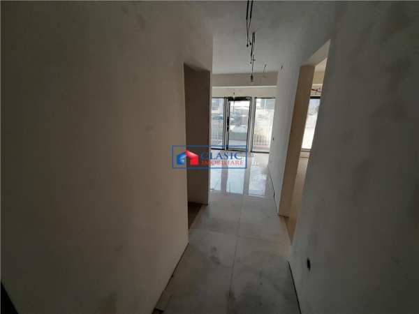 Vanzare apartament cu autorizatie pentru cabinet stomatologic, salon de infrumusetare zona vivo floresti