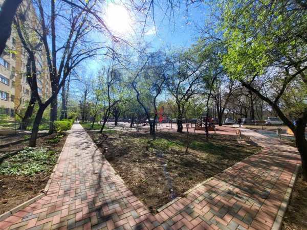 Vedere parc i.o.r / 2 camere decomandat / etaj 3 / metrou aproape