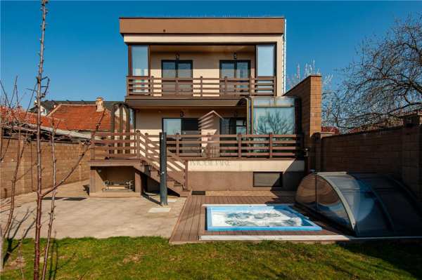 Vila d+p+e cu jaccuzi exterior in iosia
