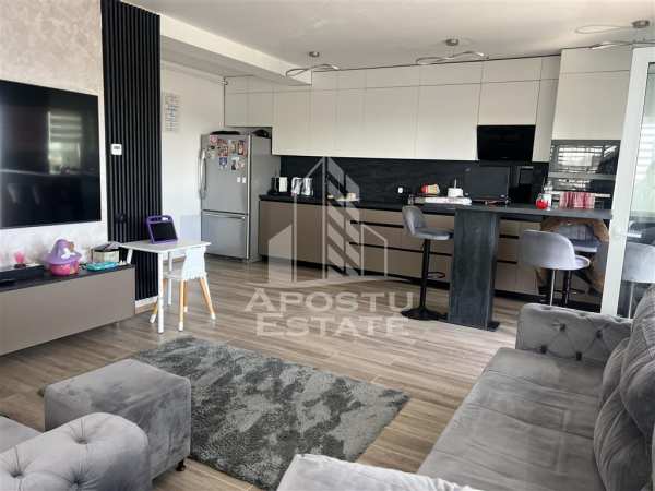 Apartament cu 3 camere, 2 locuri de parcare, et 1, giarmata vii