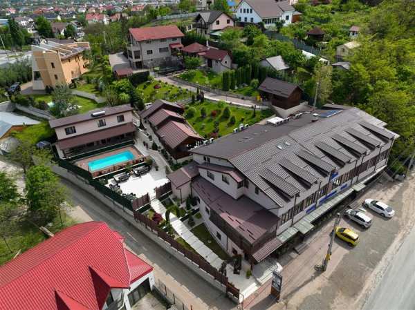 In exclusivitate de vanzare/ inchiriere complex horeca in onesti  afacere la cheie vizionati turul proprietatii aici  https://bit.ly/43kf5fh