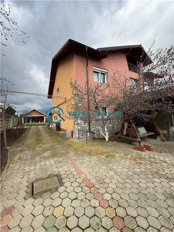 Royal imobiliare - vanzare vila zona paulesti