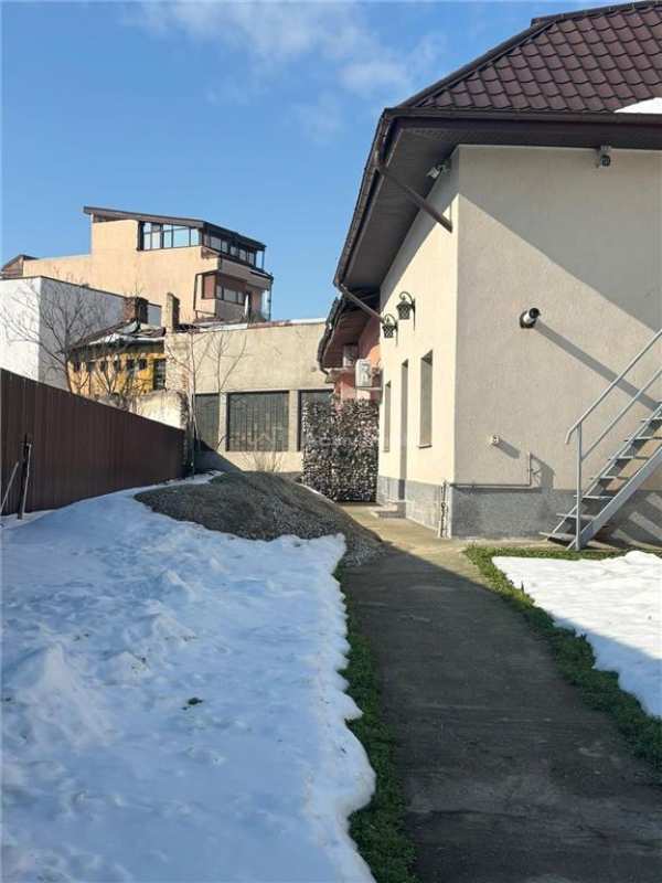 Teren 469 mp si casa (101 mp), piata cosbuc