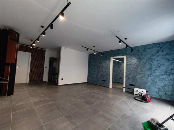 Spatiu comercial maurer 62 mp loc de parcare