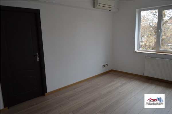 Spatiu pentru birouri 2 camere de inchiriat zona ultracentrala