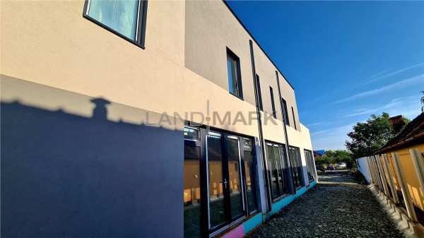 Cladire comerciala 563 mp utili, pozitie excelenta la bulevard