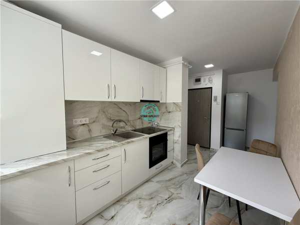 Apartament cu 2 camere de inchiriat, decomandat, in cornisa la 7 min from umf