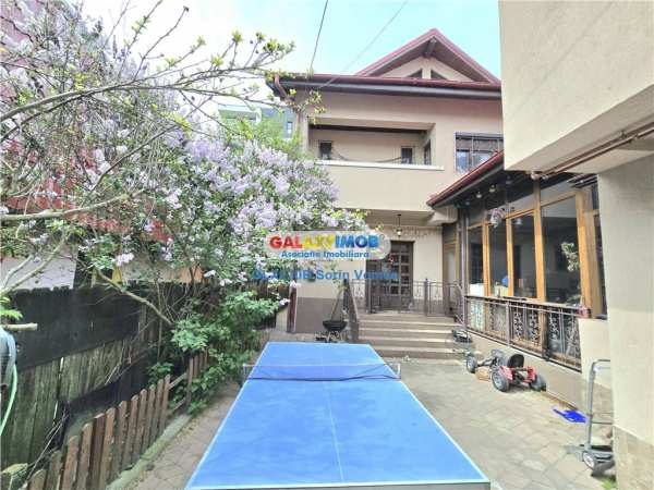 Casa 5 camere crangasi | 210 mp | p+1+m | curte libera 350 mp | metrou