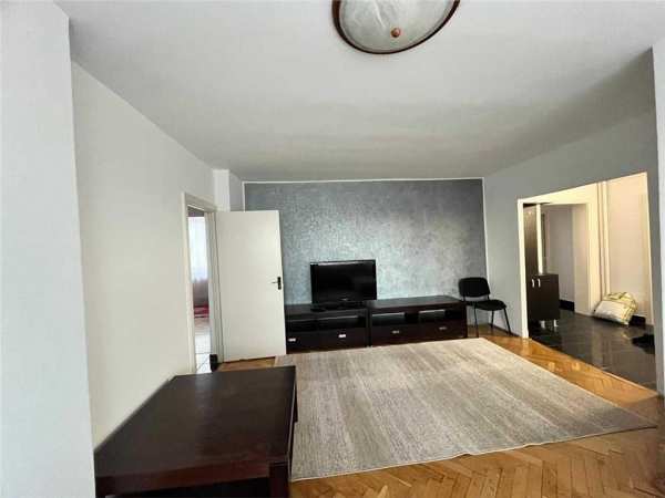 Apartament 4 camere decomandate zona centrala 100 mp