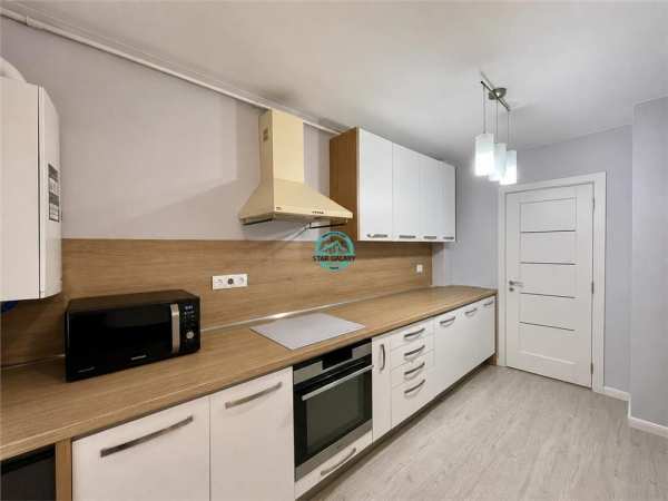 Inchiriez apartament cu 4 camere modern mobilat in 7 noiembrie !