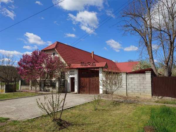 Casa cu gradina si foisor in brazii arad