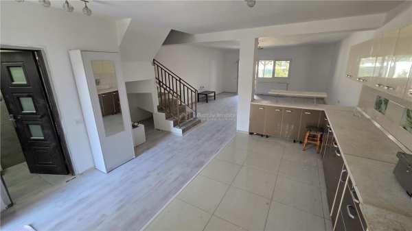 Casa 4 camere cornetu