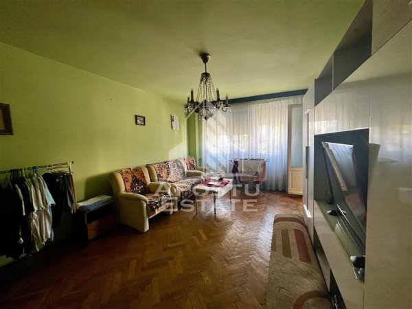 Apartament 4 camere de vanzare, zona take ionescu, timisoara
