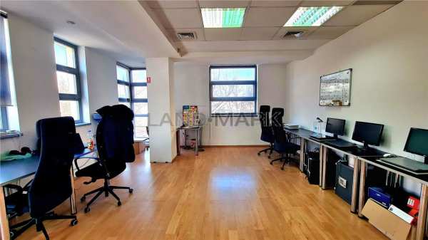 Spatiu sad birouri / servicii  de inchiriat, zona complex - olimpia