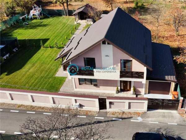 Royal imobiliare  - vanzare vila zona paulesti