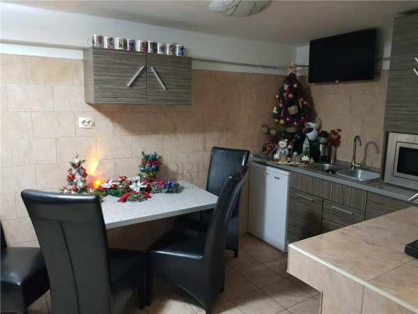 Calea martirilor, casa individuala, 4 camere, 2 bai, 2 bucatarii