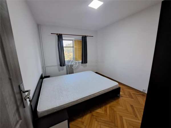 Mdi chirie apartament cu 4 camere