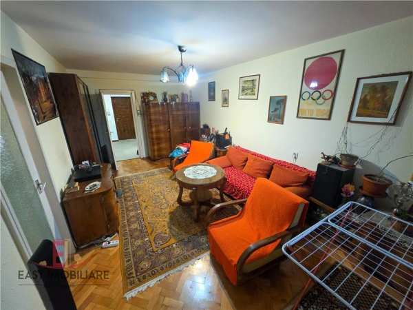 Apartament 3 camere, umf, cornisa, etaj 2, targu mures