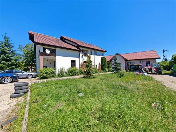 Pensiune p+1+m de vanzare, teren intravilan 2790 mp, com filipesti