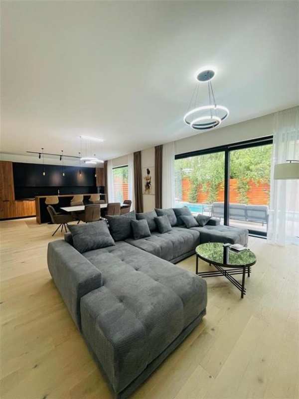 Inchiriere vila 5 camere lux cu piscina in zona erou  iancu nicolae