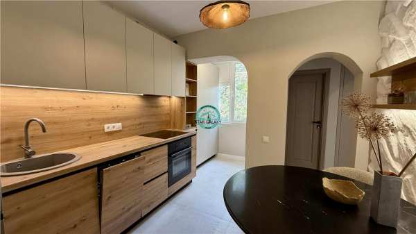 Inchiriez apartament mobilat si utilat lux la doar 4 minute de umf
