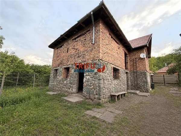 Casa de vanzare 2 camere zona metes
