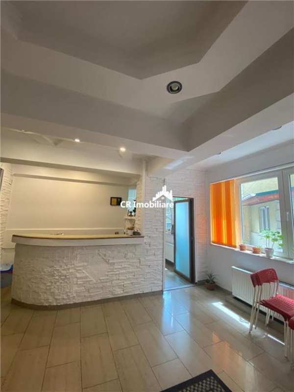 Spatiu birou 6 camere metrou romana