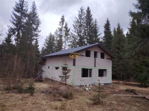 Casa de vacanta nefinalizata (borzont)