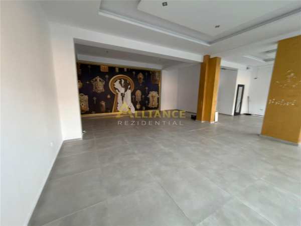 Spatiu comercial 88 mp strada postalionului 2 parcari incluse
