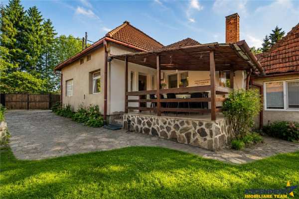 Casa familiala cu: teren 2.822 mp intravilan, sauna,  atelier, terasa, central capeni baraolt