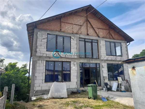 Royal imobiliare - vanzare vila corlatesti
