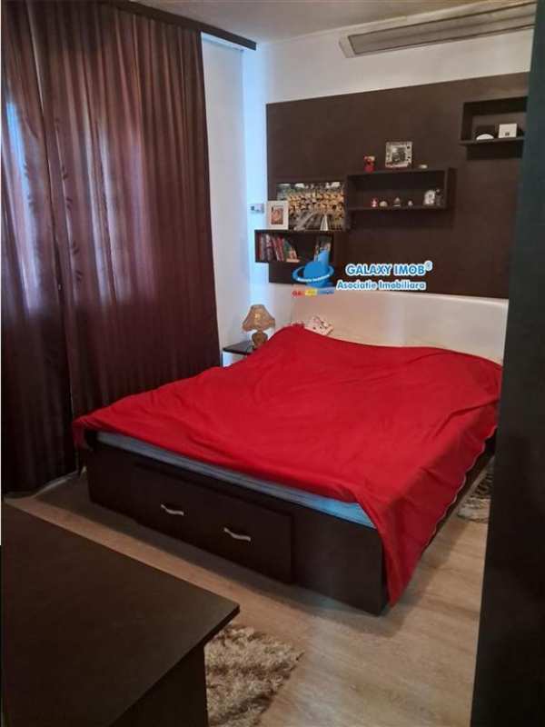 De vanzare apartament cu 3 camere modern bradu