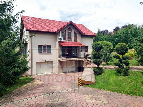 Pet friendly! casa spatioasa cu 5 camere, europa+2 garaje