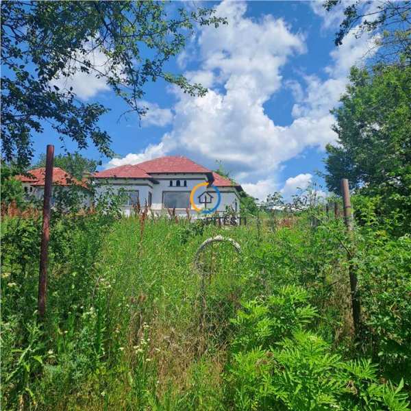 De vanzare casa calinesti-ciocanesti, teren 2600 cu deschidere la asfalt