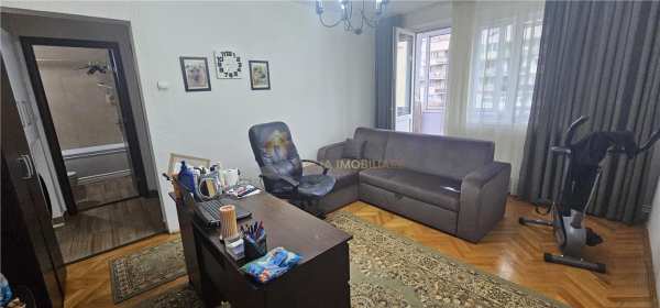 Apartament 2 camere 53 mp plus balcon de 8 mp zona mercur