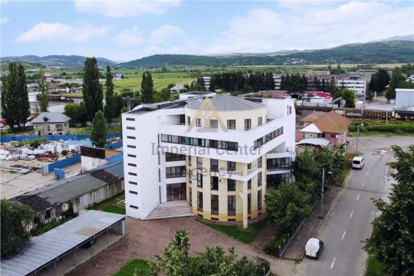 Bussines spital privat clinica birouri - cladire si teren s+p+4 e de vanzare onesti
