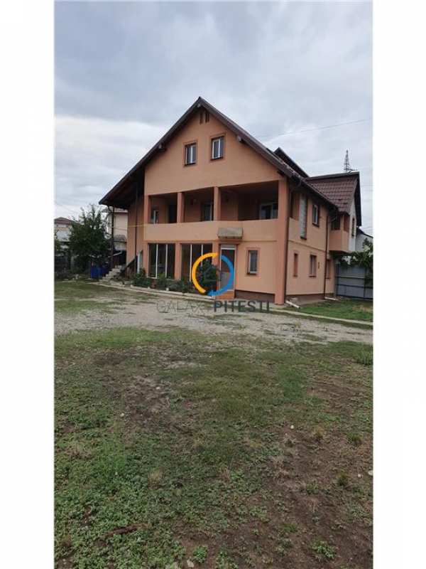 Vila 7 camere bradu -targu saptamanal,pretabila locuinta/activitate comerciala, amplasament stradal