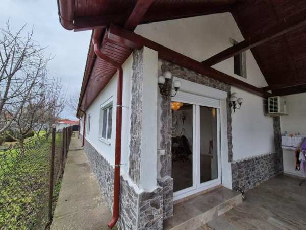 Super casa 3 camere 130mp utili  lacu sarat teren- 252 mp